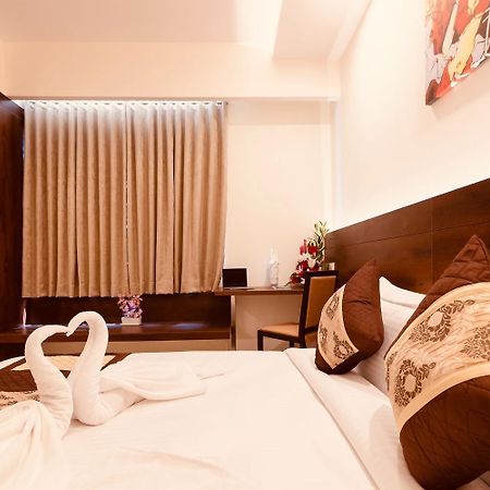 Hotel Crystal Inn Plaza Delhi Airport 뉴델리 외부 사진
