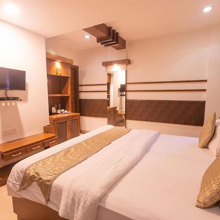 Hotel Crystal Inn Plaza Delhi Airport 뉴델리 외부 사진