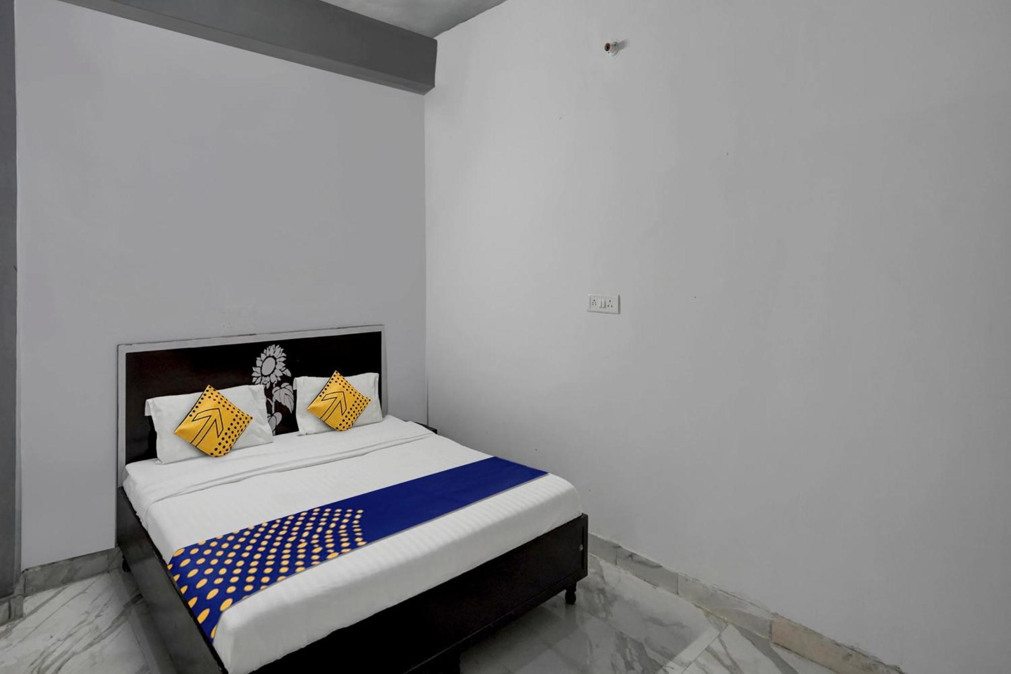 Hotel Crystal Inn Plaza Delhi Airport 뉴델리 객실 사진