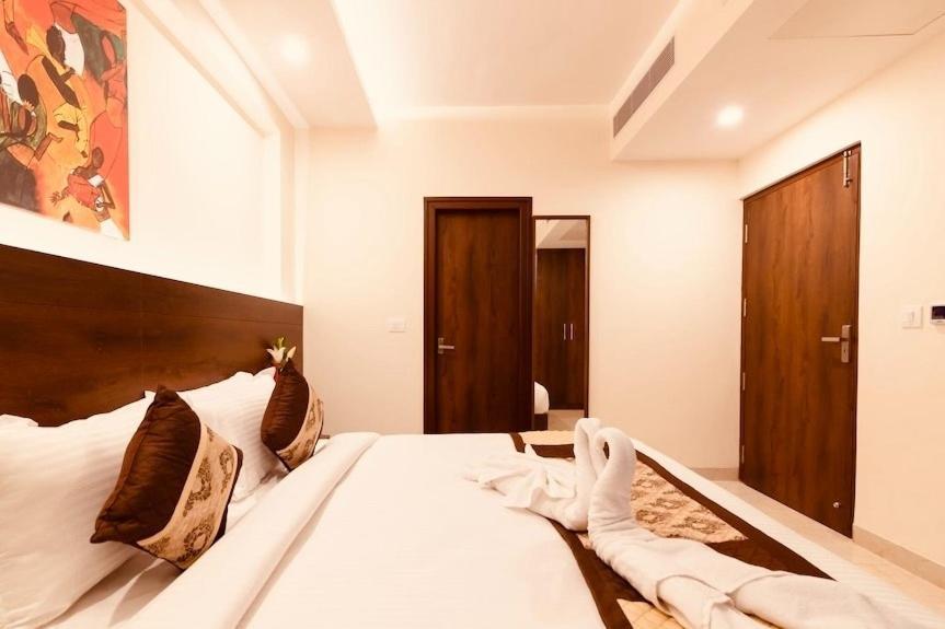 Hotel Crystal Inn Plaza Delhi Airport 뉴델리 외부 사진